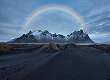 开云平台-C罗禁区内被铲倒，但裁判示意越位在先没有点球