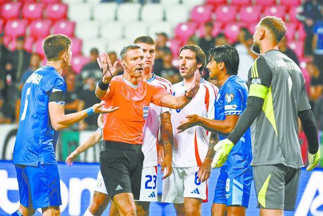 世预赛看台，意球迷抗议以色列队