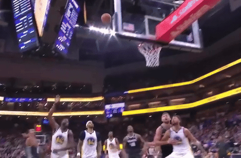 追梦谈“战争践踏”：萨博尼斯锁住了我的脚踝，我必须报复