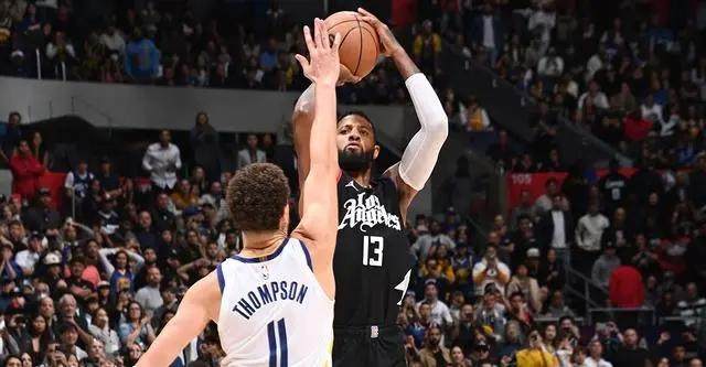 开云app-22分大逆转勇士！ 四巨头快艇继续摸着石头过河