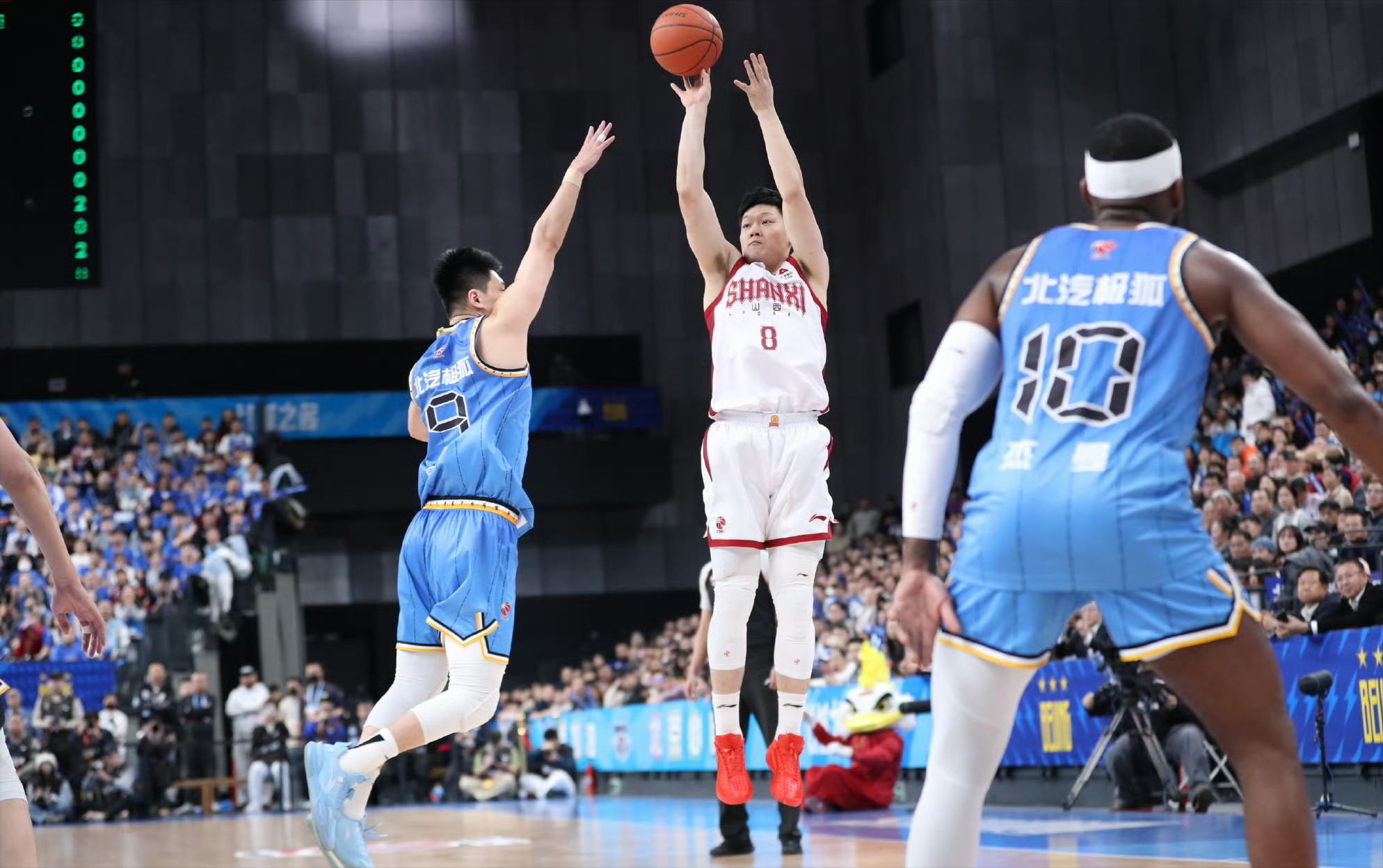 开云app-临危受命！张宁末节8分忘我怒吼，媒体人：伤没好利索主动请缨