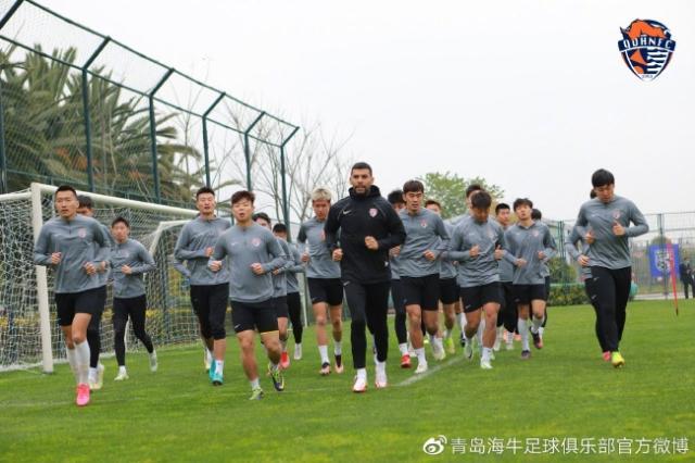 开云平台-升班马昆明冬训两天三练 青岛海牛提快速度练体能