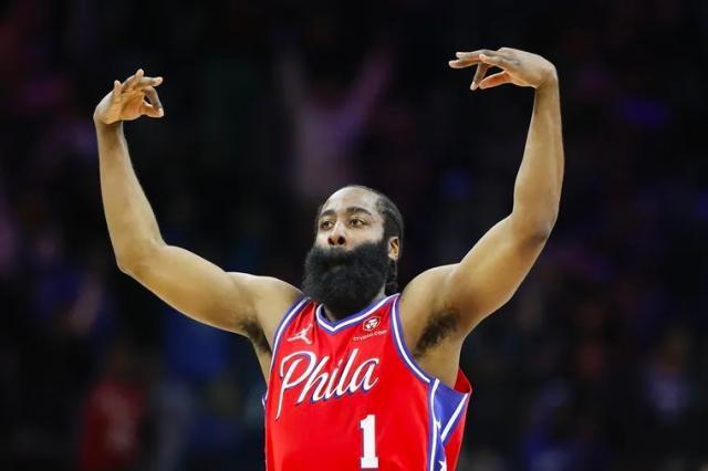 开云体育-哈登找回得分感觉砍30+,他带给76人的不止是胜利