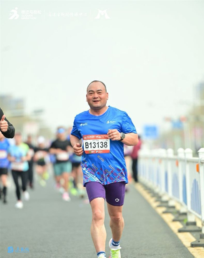 开云app-迁马·跑在水美酒乡｜王震：迁马予力 奔跑不止|马拉松|淮安市|江苏省|报名|训练_新浪新闻